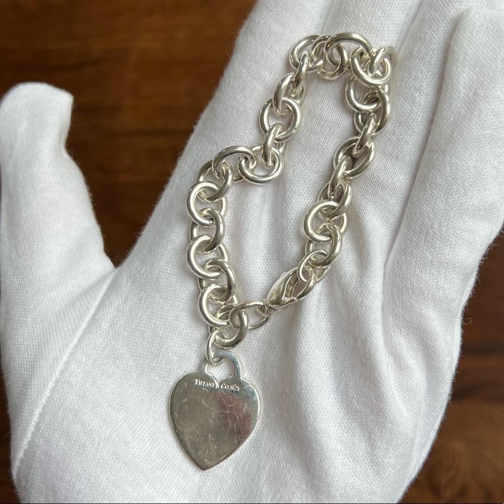 Ladies Tiffany & Co. 925 Sterling Silver Heart Tag Charm Bracelet